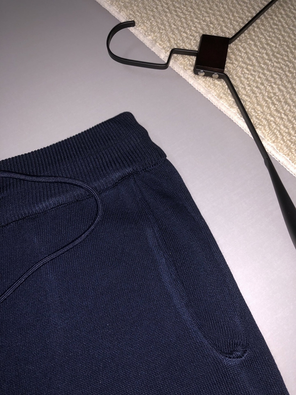 ブランドハーフパンツ側面デザイン